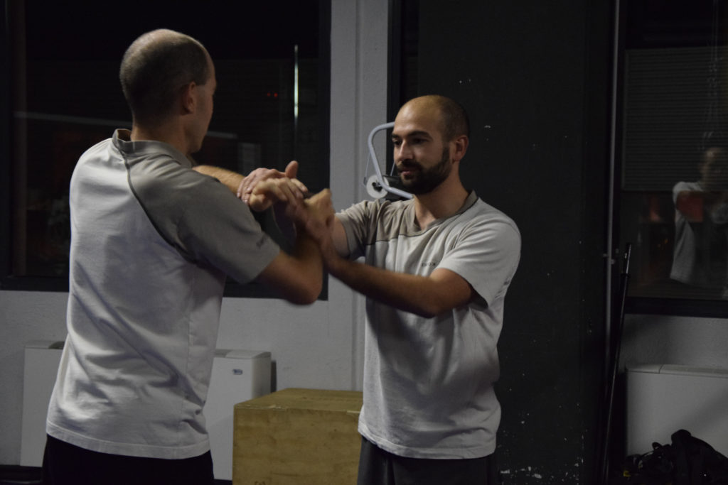 Fotografie di allievi che praticano allenamenti WingTsun