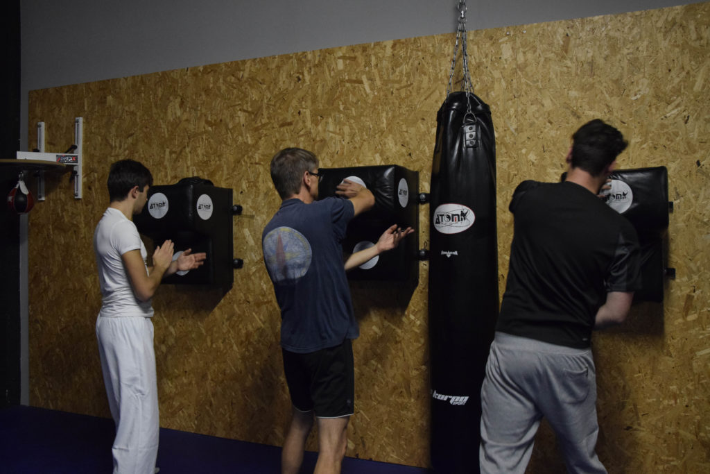 Fotografie di allievi che praticano allenamenti WingTsun