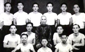 Fitigrafia di Yip Man con i suoi allievi